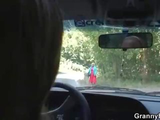 Old fancy woman gets nailed in the mobil by a stranger